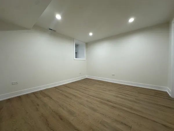 $3,000 | 4338 North Clarendon Avenue, Unit GN, Chicago, IL 60613