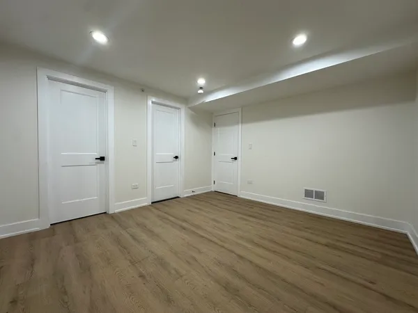 $3,000 | 4338 North Clarendon Avenue, Unit GN, Chicago, IL 60613