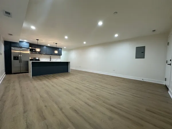 $3,000 | 4338 North Clarendon Avenue, Unit GN, Chicago, IL 60613