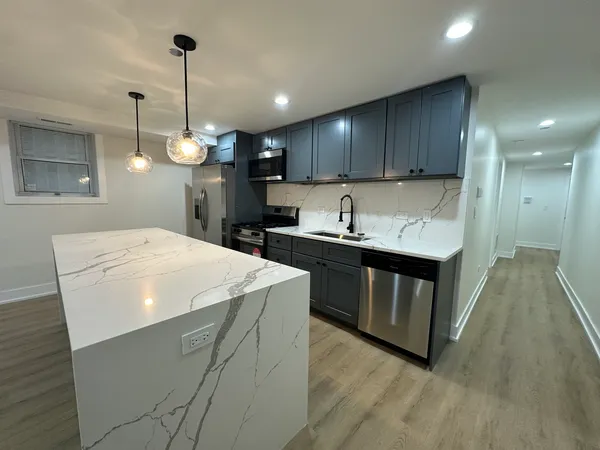 $3,000 | 4338 North Clarendon Avenue, Unit GN, Chicago, IL 60613