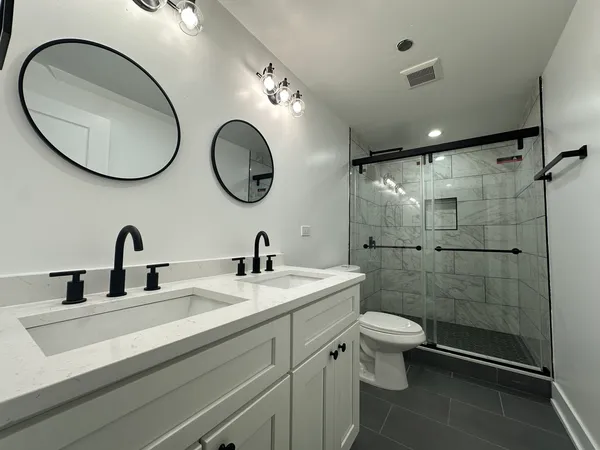 $3,000 | 4338 North Clarendon Avenue, Unit GN, Chicago, IL 60613