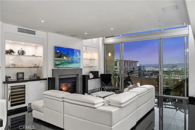 $3,349,888 | 8154 Scholarship, Irvine, CA 92612