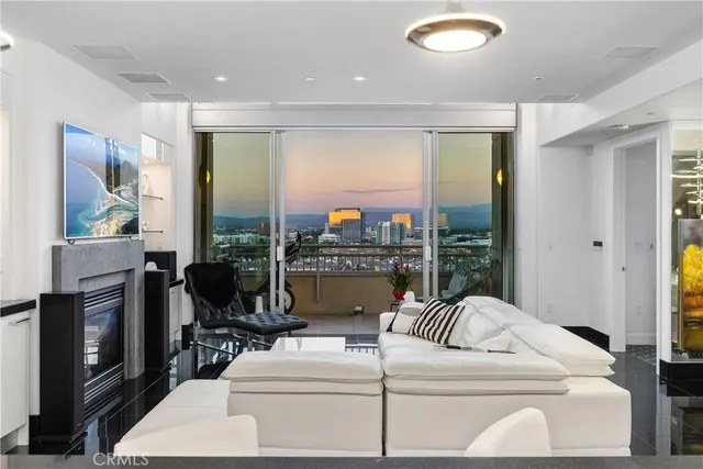 $3,349,888 | 8154 Scholarship, Irvine, CA 92612