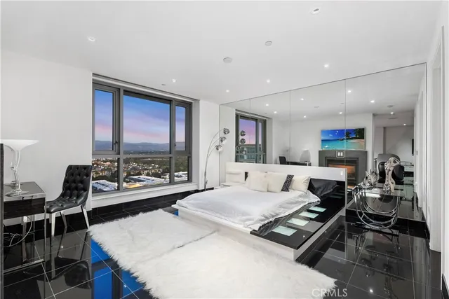 $3,349,888 | 8154 Scholarship, Irvine, CA 92612