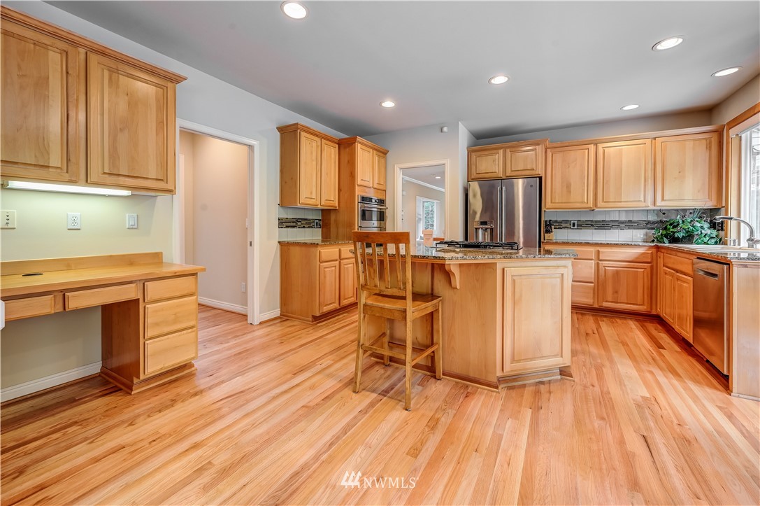 2532 204th Street Southeast Bothell, WA 98021 - Photo 14 of 40