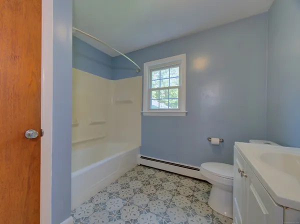 $2,500 | 24 Larchmont Terrace, Groton, CT 06355