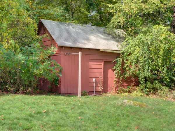 $2,500 | 24 Larchmont Terrace, Groton, CT 06355