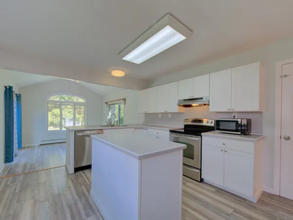 $2,500 | 24 Larchmont Terrace, Groton, CT 06355