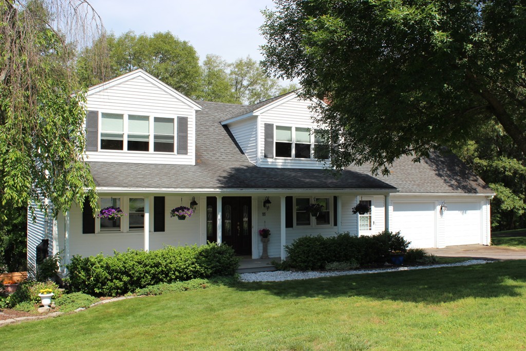 11 Bunker Hill Road Shrewsbury, MA 01545 - Photo 1 of 23 Gallery Image 1