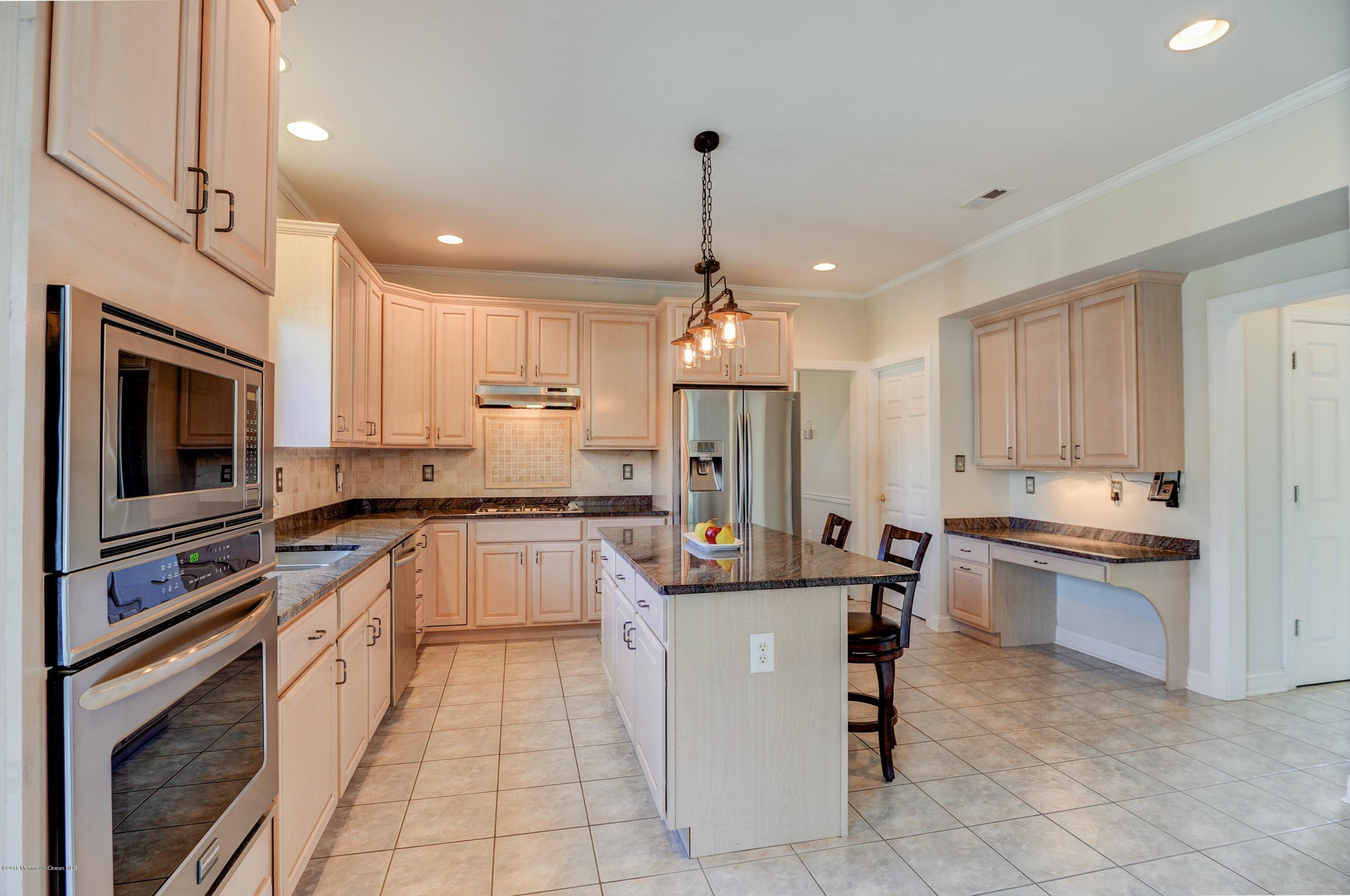 47 Gallant Fox Road Tinton Falls, NJ 07724 - Photo 14 of 34 Kitchen