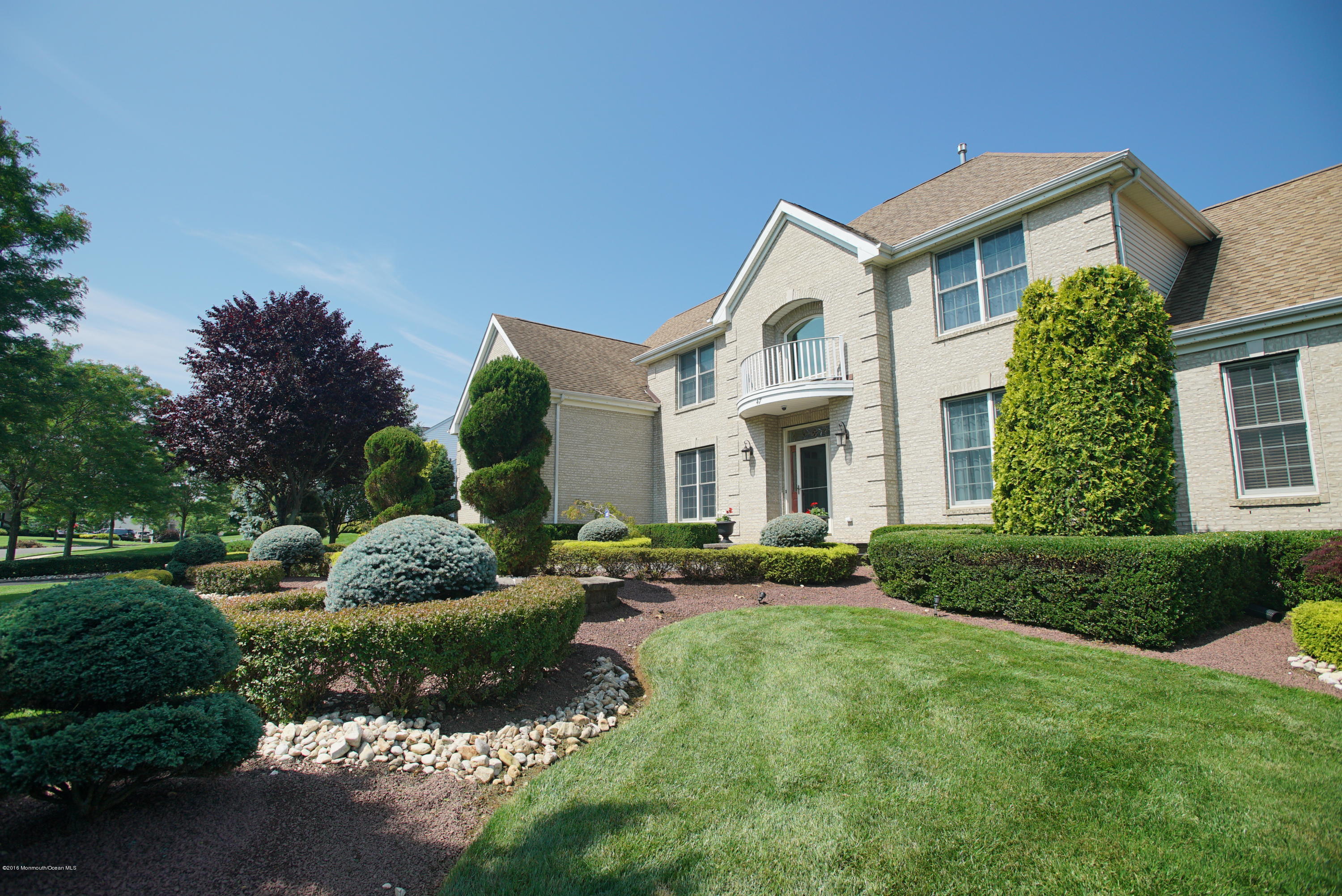 47 Gallant Fox Road Tinton Falls, NJ 07724 - Photo 2 of 34 Front sweep
