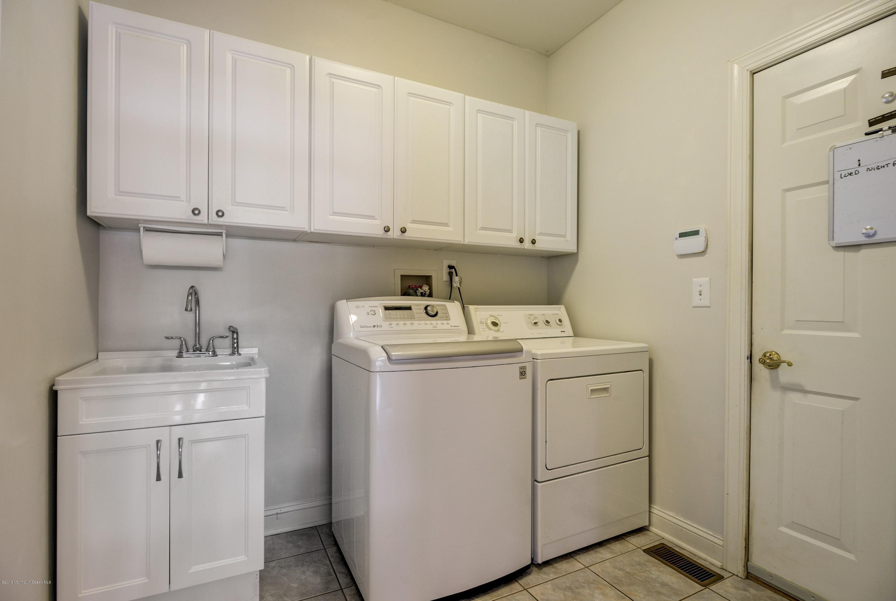 47 Gallant Fox Road Tinton Falls, NJ 07724 - Photo 24 of 34 First Level Laundry
