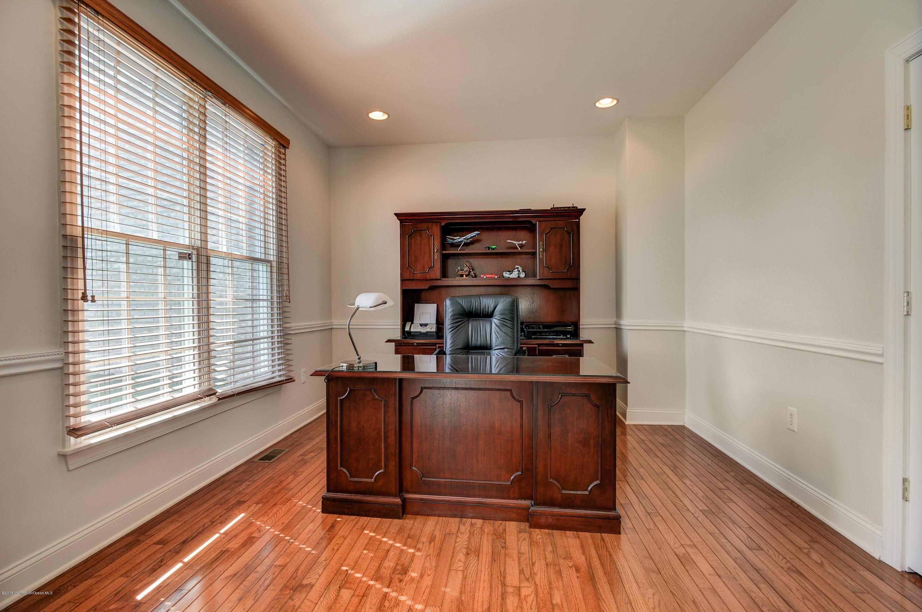 47 Gallant Fox Road Tinton Falls, NJ 07724 - Photo 4 of 34 First Level Office