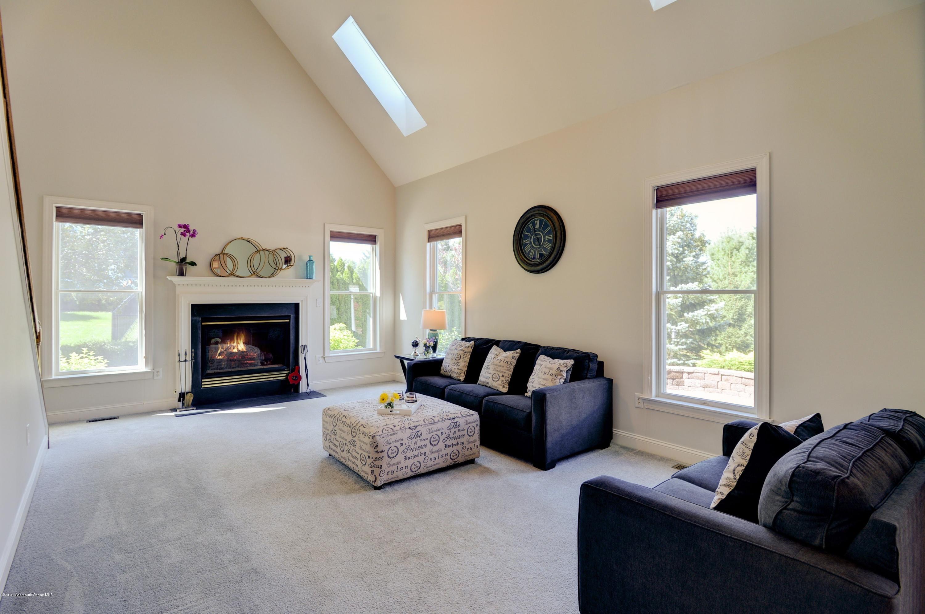47 Gallant Fox Road Tinton Falls, NJ 07724 - Photo 5 of 34 Family Room