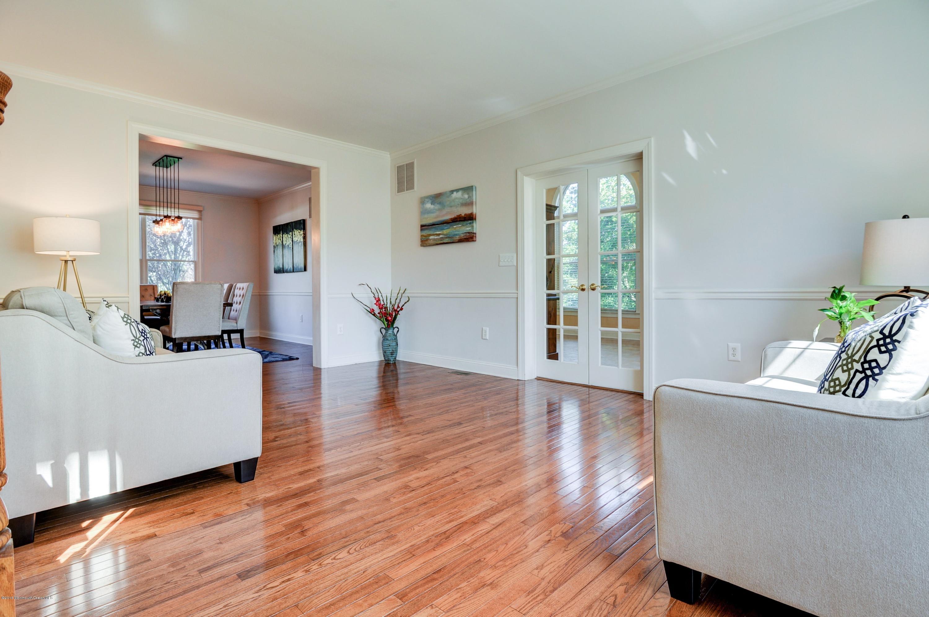 47 Gallant Fox Road Tinton Falls, NJ 07724 - Photo 8 of 34 Living Room