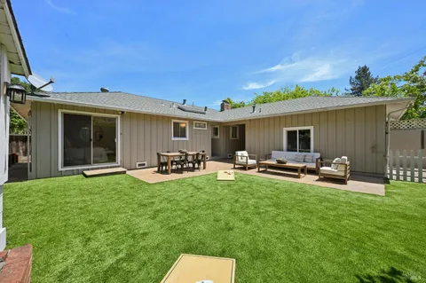 $1,150,000 | 271 Irwin Street, San Rafael, CA 94901