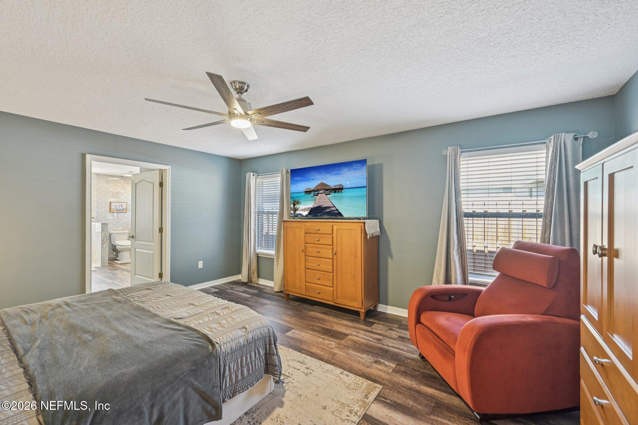 1764 Redwood Lane Middleburg, FL 32068 - Photo 26 of 62 The owner's suite