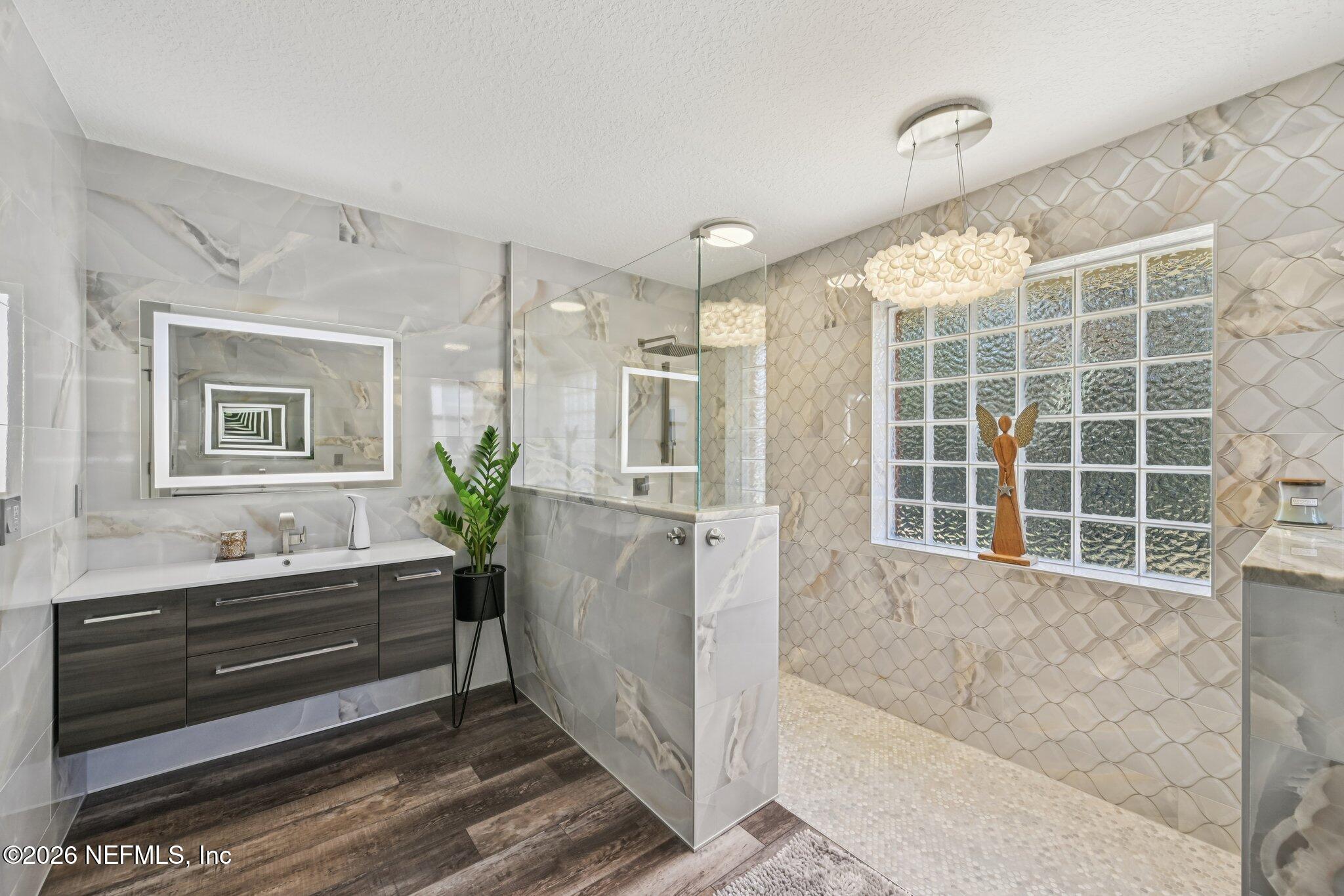 1764 Redwood Lane Middleburg, FL 32068 - Photo 29 of 62 Primary bathroom