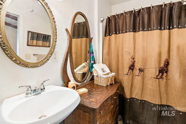 $995,000 | 4417 Oak Road, Ontario, OR 97914