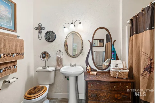 $995,000 | 4417 Oak Road, Ontario, OR 97914