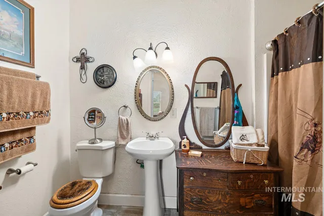 $995,000 | 4417 Oak Road, Ontario, OR 97914