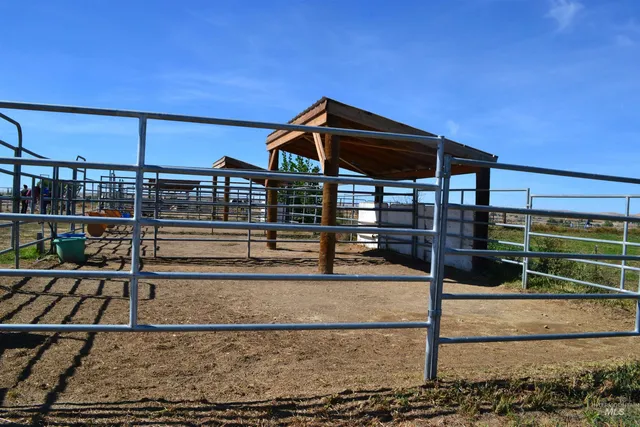 $995,000 | 4417 Oak Road, Ontario, OR 97914