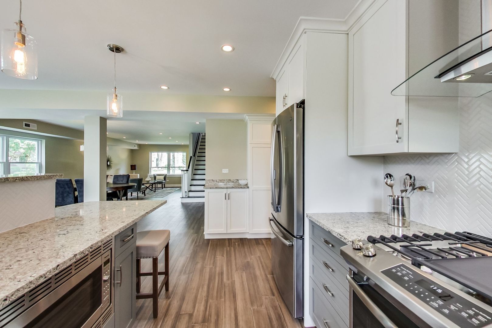 405 Herrick Road Riverside, IL 60546 - Photo 9 of 28