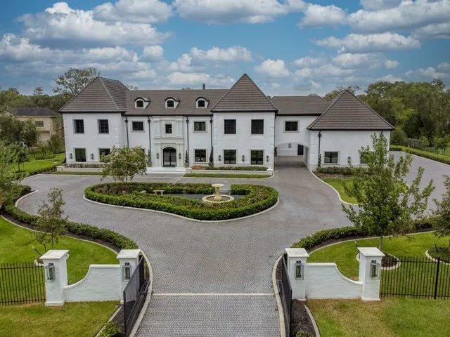 $4,708,146 | 8146 Thompson Lake Drive, Missouri City, TX 77459