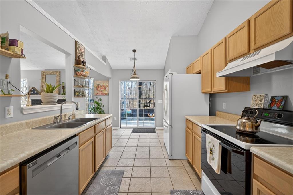 3000 Amber Way Monroe, GA 30655 - Photo 3 of 27