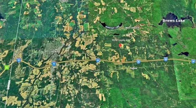 $29,900 | 1020 County Road, New Limerick, ME 04761