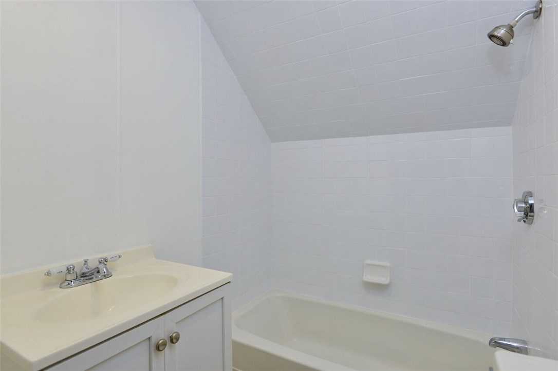 775 Knotty Oak Road Coventry, RI 02816 - Photo 17 of 23
