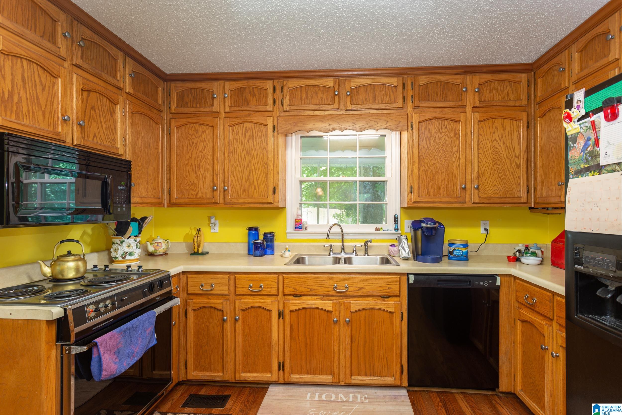 807 Brookhaven Road Anniston, AL 36207 - Photo 3 of 37