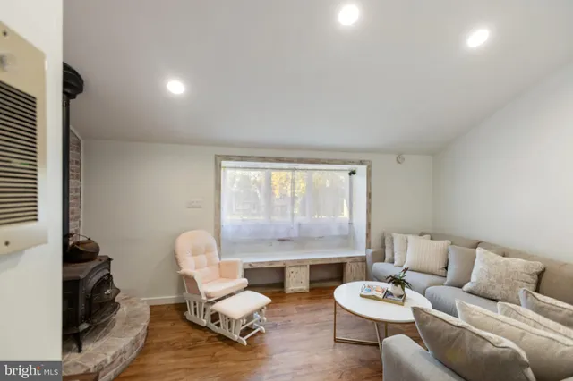 $2,850 | 1801 North Hills Avenue, Willow Grove, PA 19090