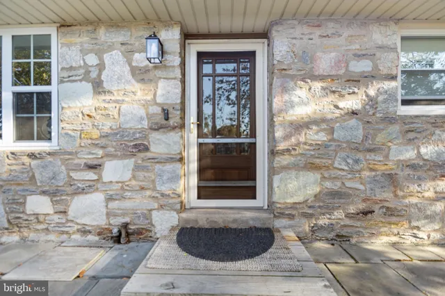 $2,850 | 1801 North Hills Avenue, Willow Grove, PA 19090