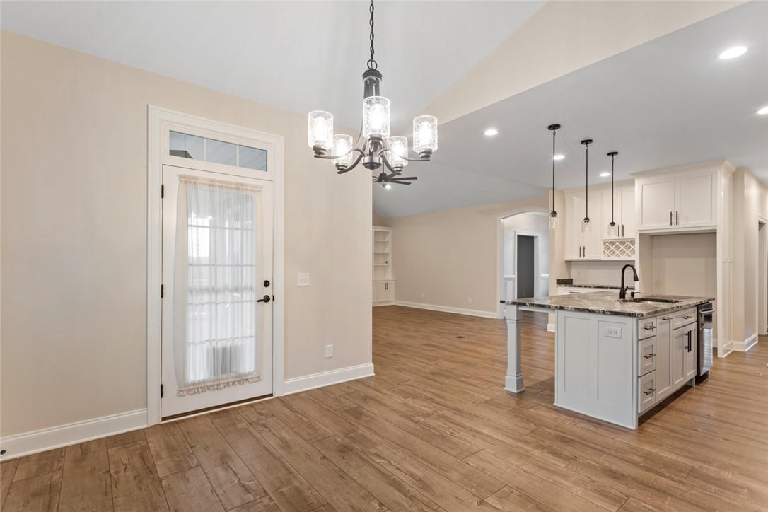 340 Fiddlers Way Seneca, SC 29678 - Photo 16 of 40 Dining