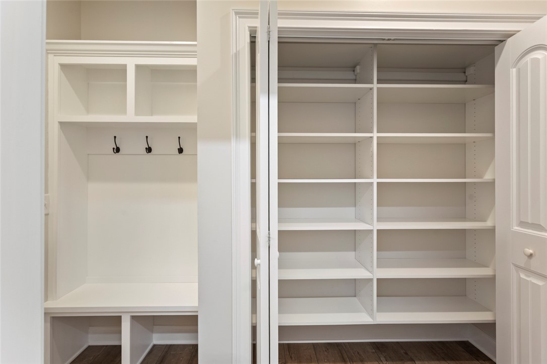 340 Fiddlers Way Seneca, SC 29678 - Photo 19 of 40 Primary Closet 1