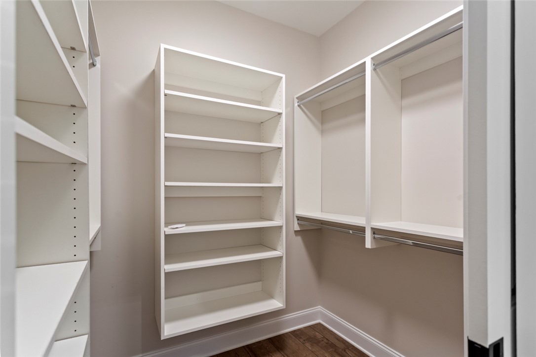 340 Fiddlers Way Seneca, SC 29678 - Photo 23 of 40 Primary Closet 2