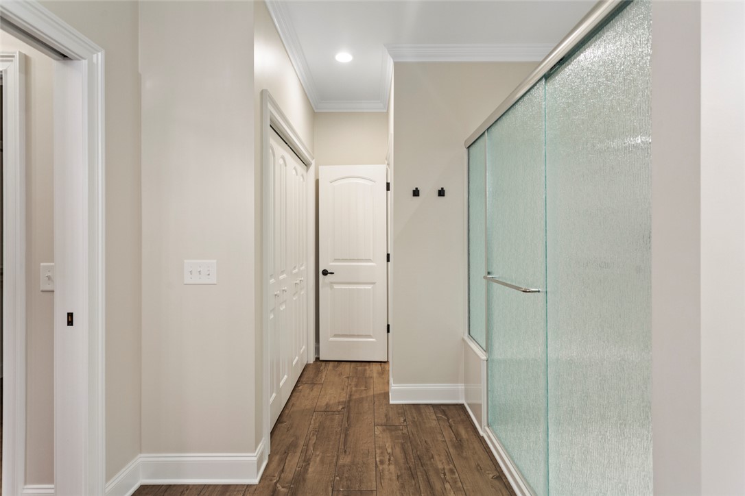 340 Fiddlers Way Seneca, SC 29678 - Photo 26 of 40 Onyx Shower with Glass Door