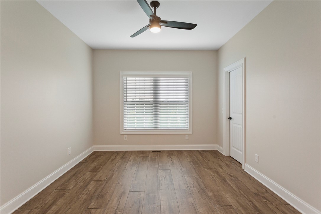 340 Fiddlers Way Seneca, SC 29678 - Photo 27 of 40 Bedroom 2
