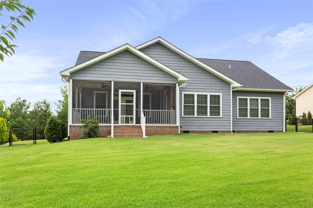 340 Fiddlers Way Seneca, SC 29678 - Photo 35 of 40 Back View