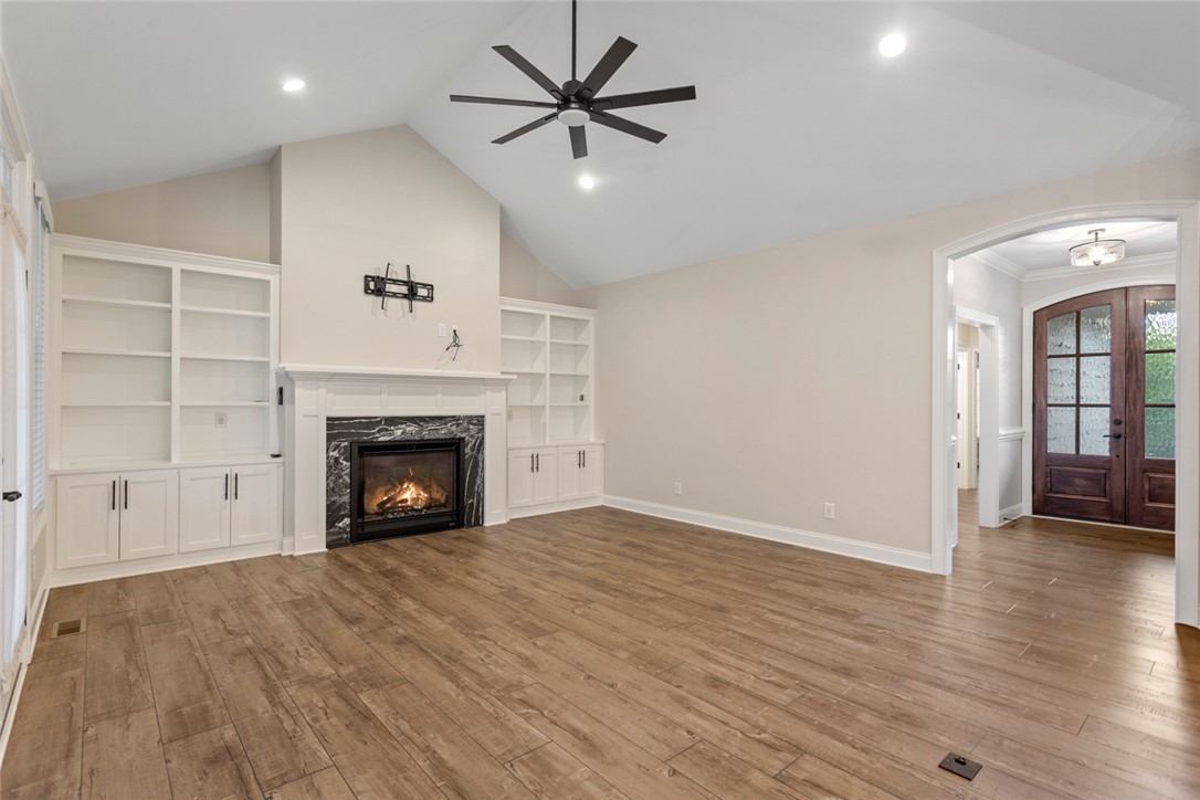 340 Fiddlers Way Seneca, SC 29678 - Photo 8 of 40 Living Area