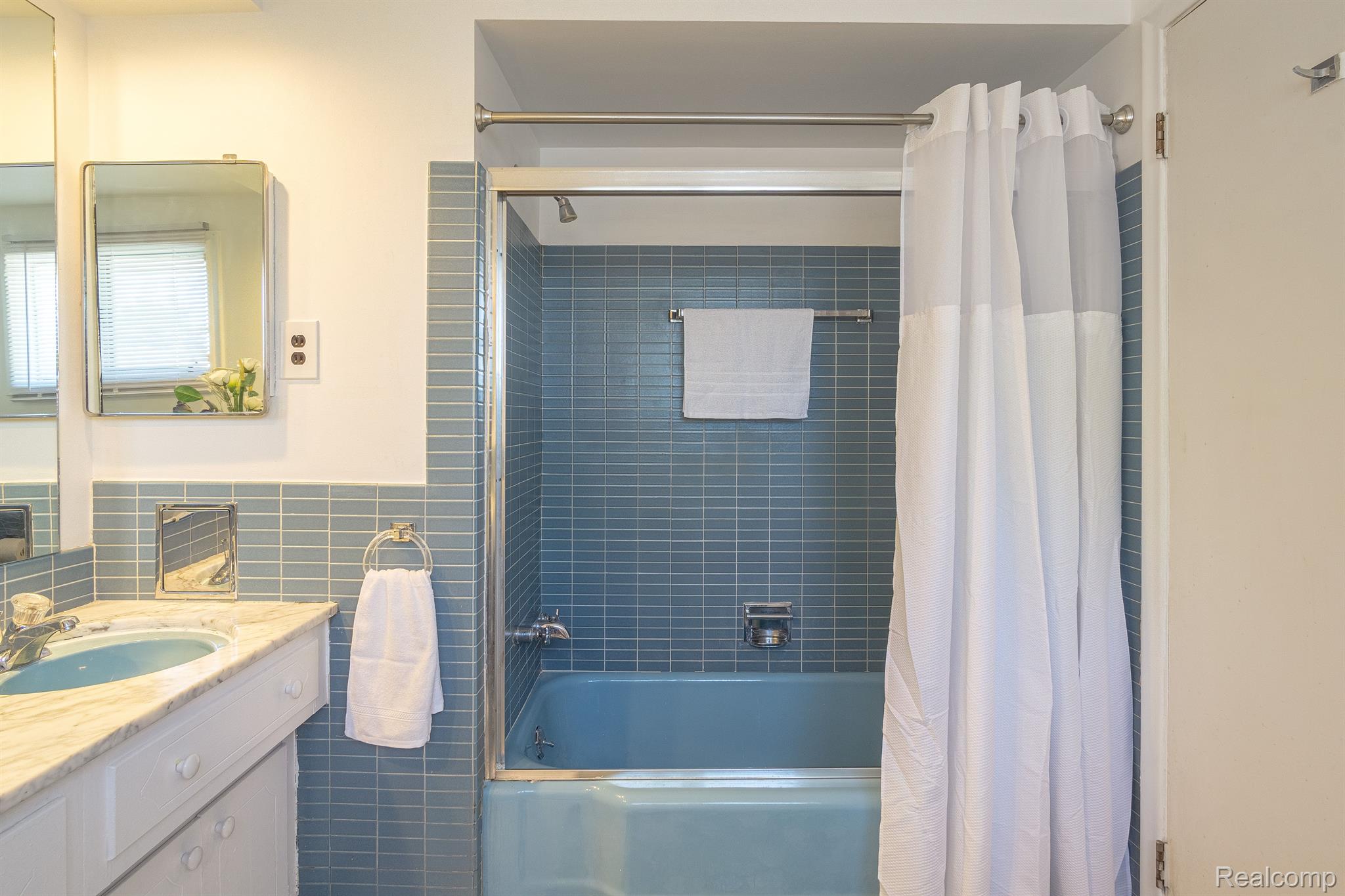 17425 Westhampton Road Southfield, MI 48075 - Photo 27 of 58 Gallery Image 27