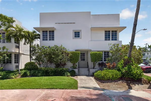 $5,750 | 1601 Jefferson Avenue, Miami Beach, FL 33139