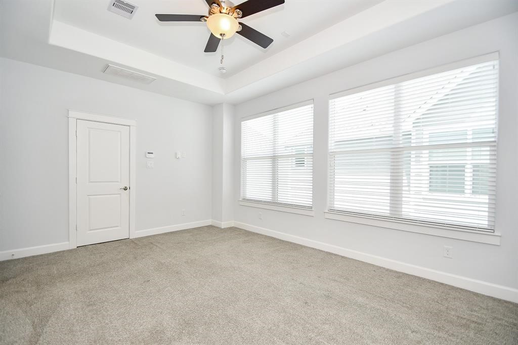 703 Link Road Houston, TX 77009 - Photo 12 of 32