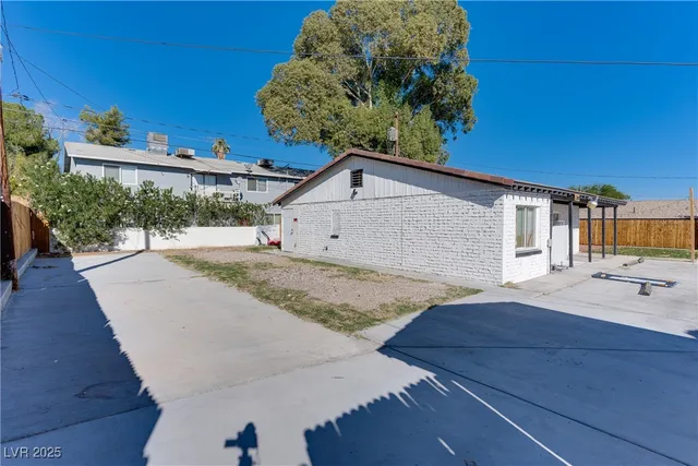 $1,419 | 309 North 16th Street, Unit A, Las Vegas, NV 89101