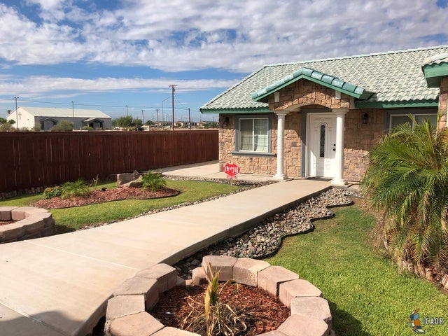 2359 Myrtle Road Imperial, CA 92251 - Photo 3 of 16 Gallery Image 3
