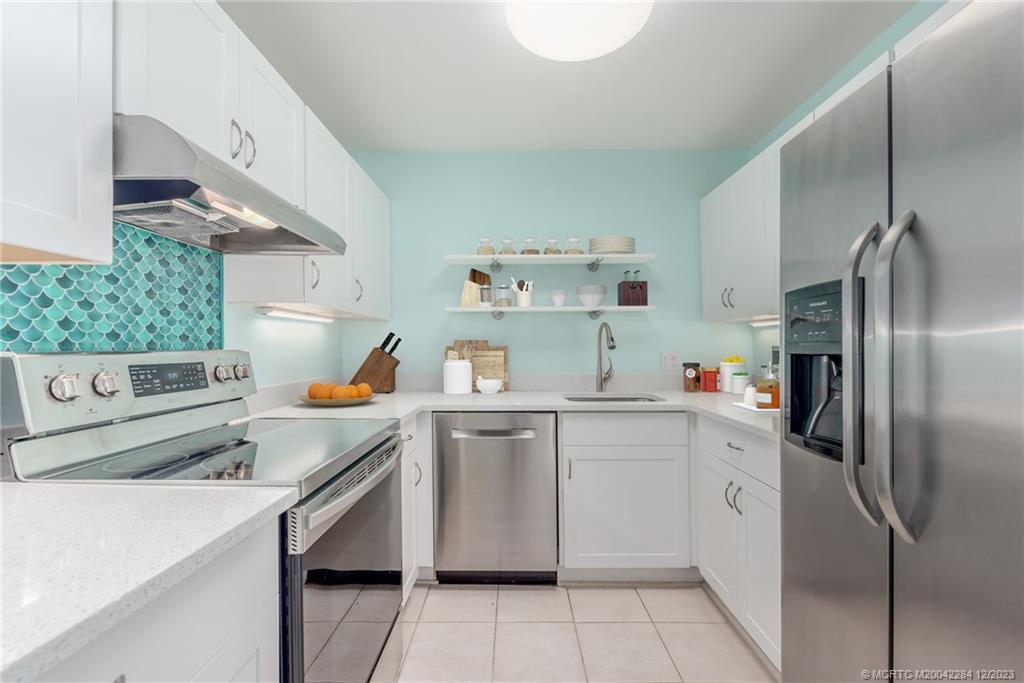2117 Southeast Wayne Road Stuart, FL 34994 - Photo 5 of 18 Gallery Image 5