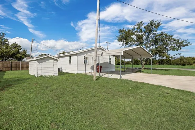 $199,000 | 307 South Elm Street, Leonard, TX 75452