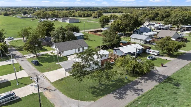 $199,000 | 307 South Elm Street, Leonard, TX 75452