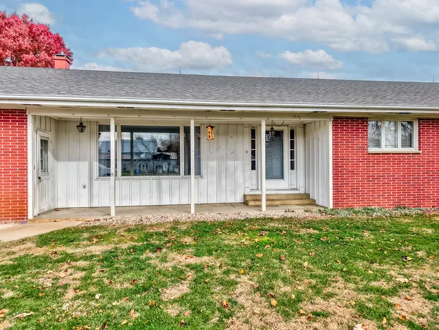 $250,000 | 761 North 3906th Road, Triumph, IL 61371